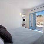 Sienna Eco Fira (Santorini)
