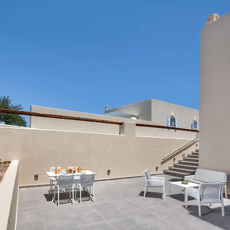 Sienna Eco Fira (Santorini)