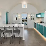 Sienna Eco * Fira (Santorini)