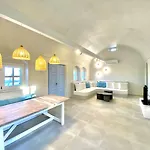 Villa Sienna Eco Fíra