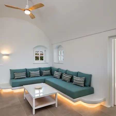 Sienna Eco * Fira (Santorini)