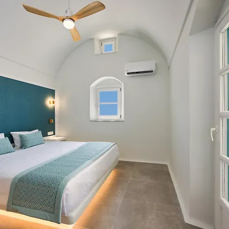 Sienna Eco * Fira (Santorini)