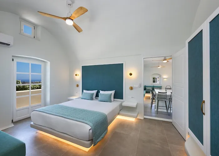 Sienna Eco * Fira (Santorini)