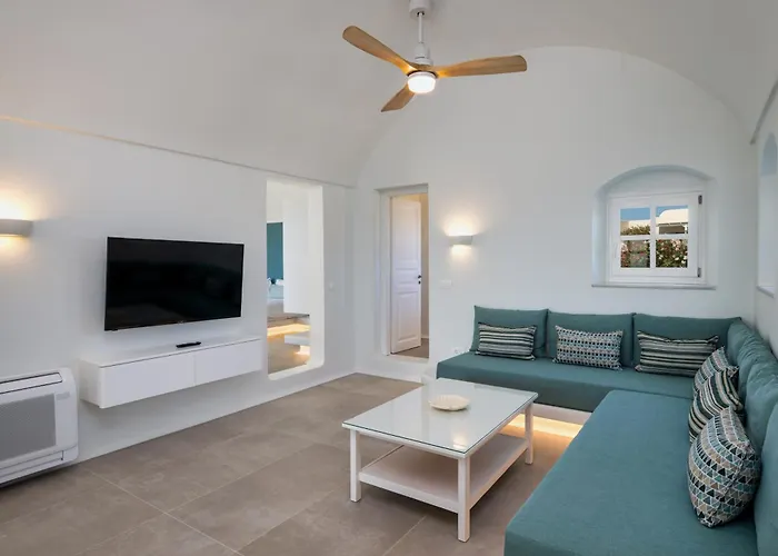 Villa Sienna Eco Fira (Santorini)