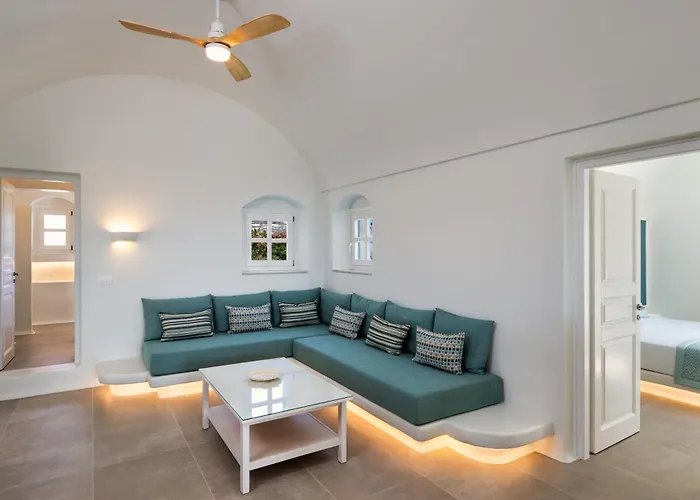 Sienna Eco * Fira (Santorini)