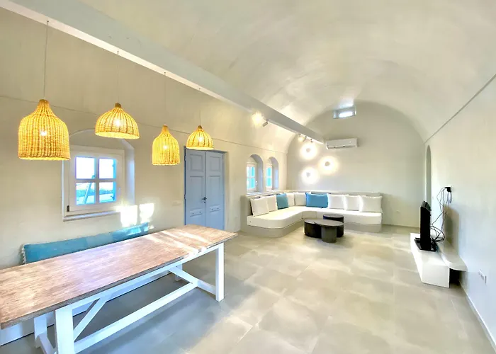 Villa Sienna Eco Fira (Santorini)