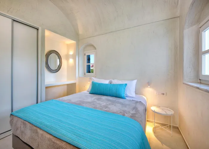 Villa Sienna Eco Fira (Santorini)