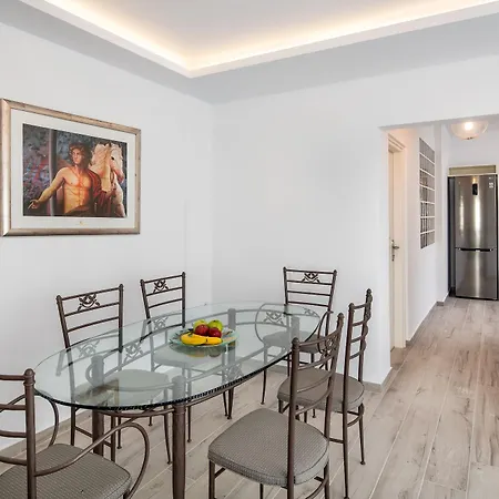 Villa Sienna Eco Fira (Santorini)