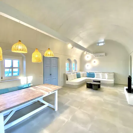 Villa Sienna Eco Fira (Santorini)