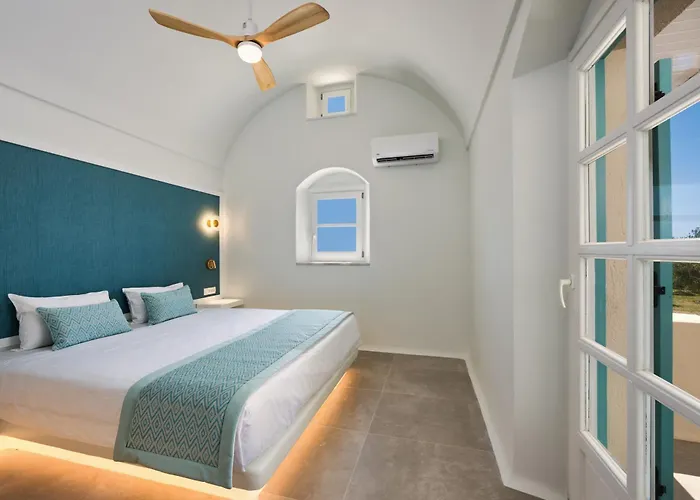 Sienna Eco * Fira (Santorini)