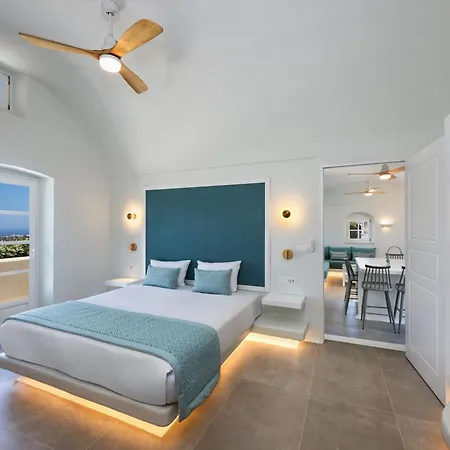 Sienna Eco * Fira (Santorini)